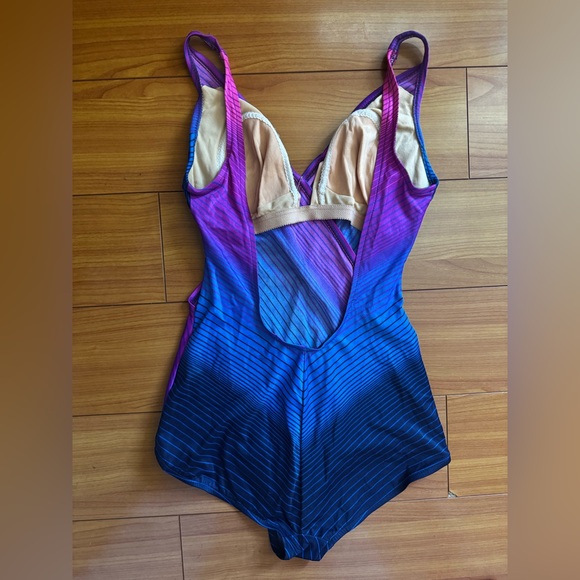 Vintage 1970s Jantzen Purple and Blue Stripe Ombre Women's One Piece Swimsuit - Picture 2 of 5